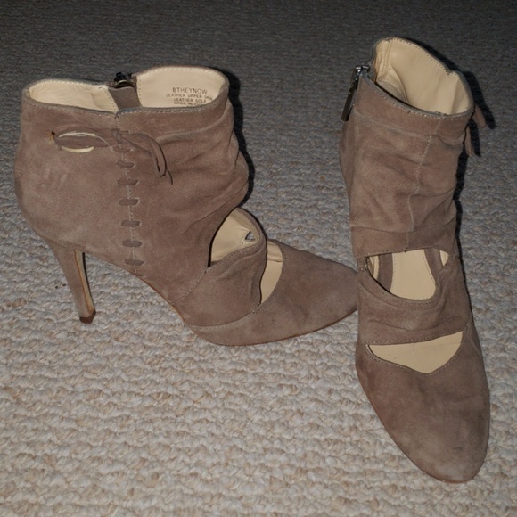 Shoes - Picture 2 of 3